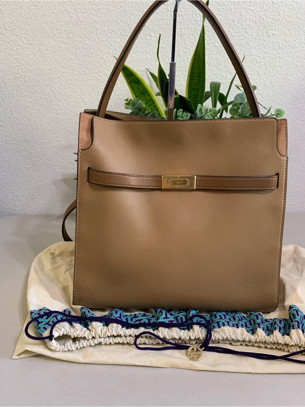 👜💕 Tory Burch Classic Taupe Leather Tote Bag - Women's Shoulder Handbag